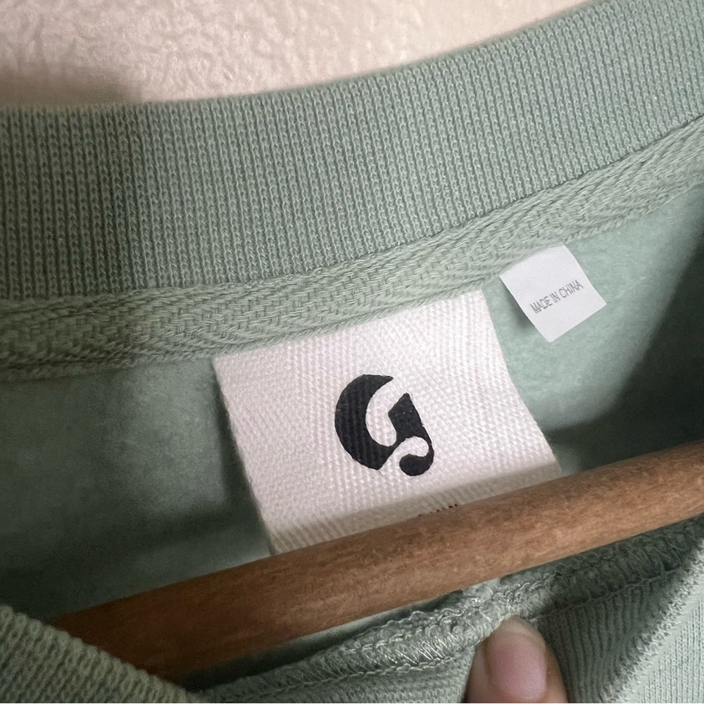 Glossier Green Crewneck Sweatshirt Cozy Academia Pale Green Cozy Campus - Picture 7 of 10